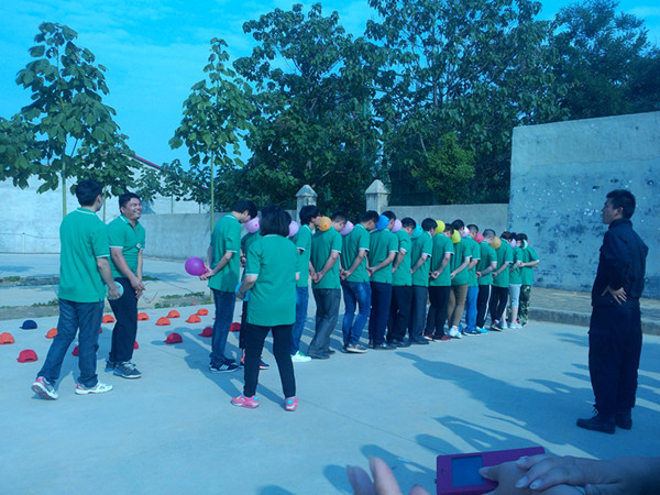 程師傅膩?zhàn)油卣褂?xùn)練